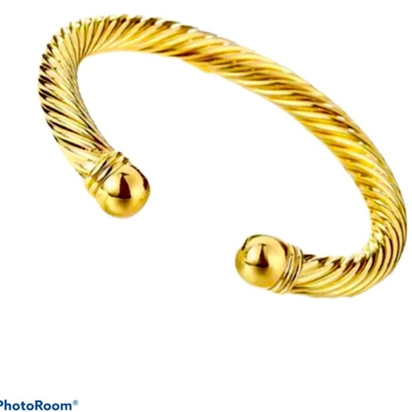 ⭐️24 carat gold plated fashion twisted  open bangle bracelet - Picture 10 of 11